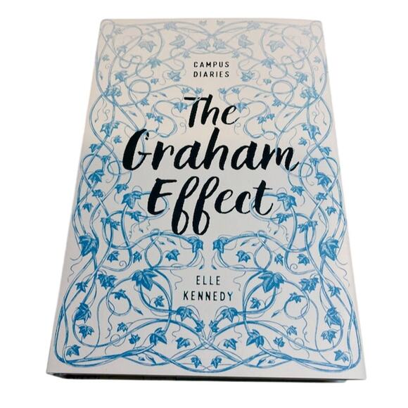 05 Bookish Box THE GRAHAM EFFECT Elle Kennedy BRAND NEW Signed w/Sprayed Edges - Picture 1 of 5